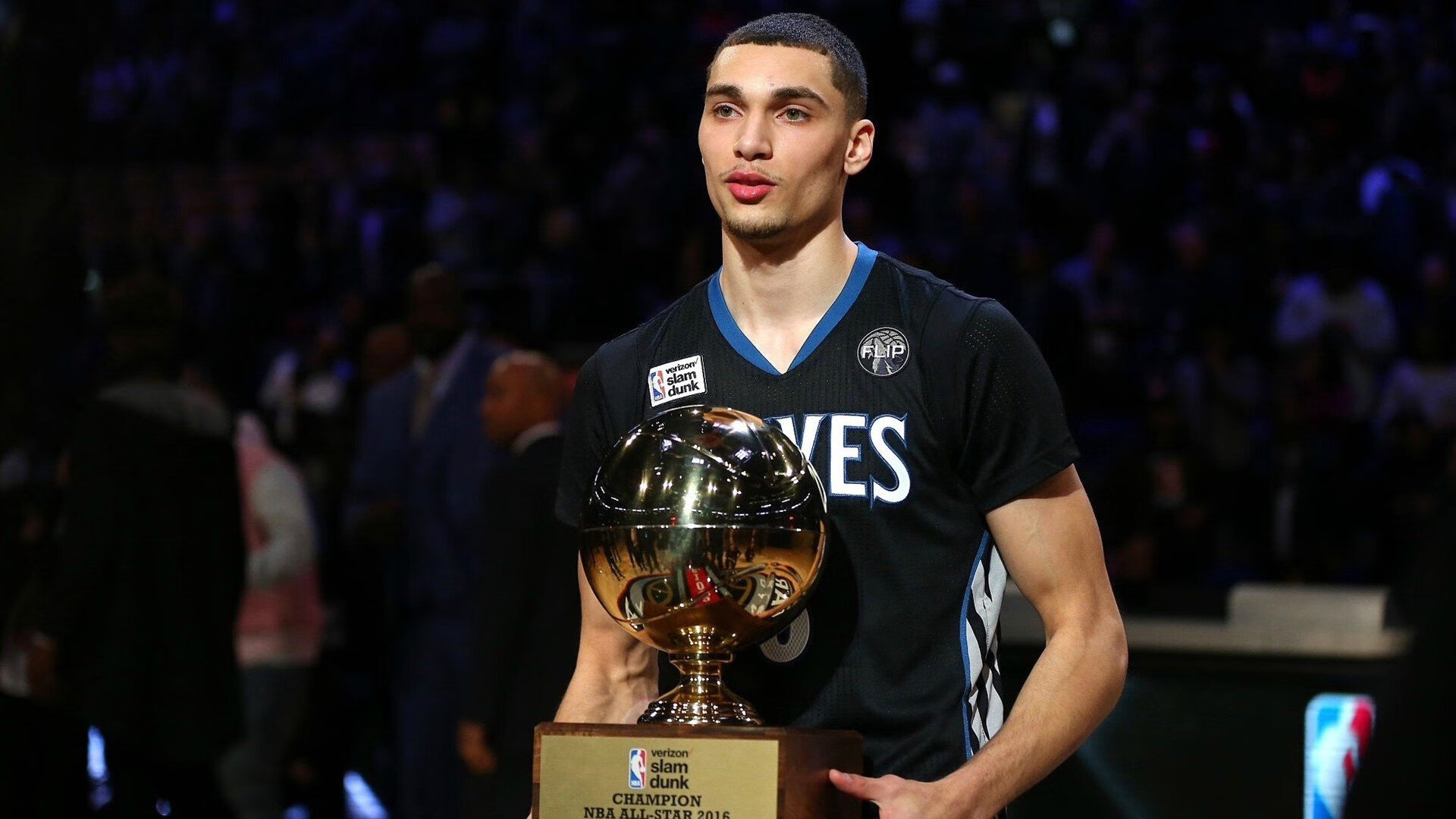 九游官网-赛场“秀技”盛宴：传球、扣篮、突破的极致表现，球星扣篮视频